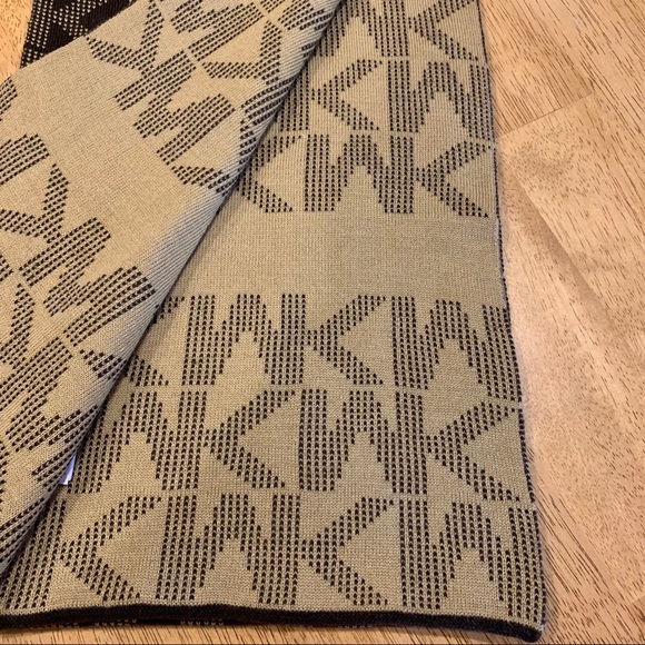 NWOT Michael‎ Kors Brown Tan Reversible Winter Scarf - Picture 4 of 8